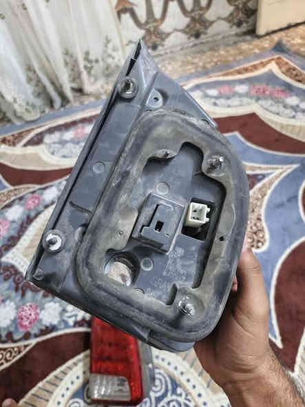 بك لايت سورنتو للبيع قيم وخذ شرط شغال واصلي 
دعمت سياره وجبت غراض السمكري كال ذني زادن 
وابو لادوات ما يرجعن 
الي يفيدنه بل عافيه عليه 
***********
***********
