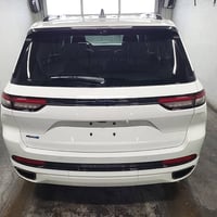 كراند شيروكي لمتد • ماشي قليل • عمان