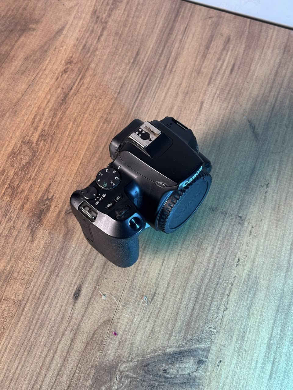 اقرء المنشور عدل 🤍
كاميرا canon 250d / ٦٤٥

الملحقات : 

- رامات 2 

- بطارية + شاحنة 2 

- عدسة الكاميرا الاصلية 

- حقيبة 

- حافظ رامات من التلف 

________________ 

عدسة 50mm / ١٢٥

رونين rs4 mini /  ٣٥٠

ستاند كاميرا / ١١٠ 

تحويلة نقل من الكاميرا ( للهاتف او الحاسبة ) 

للتواصل واتس اب 

***********📞
