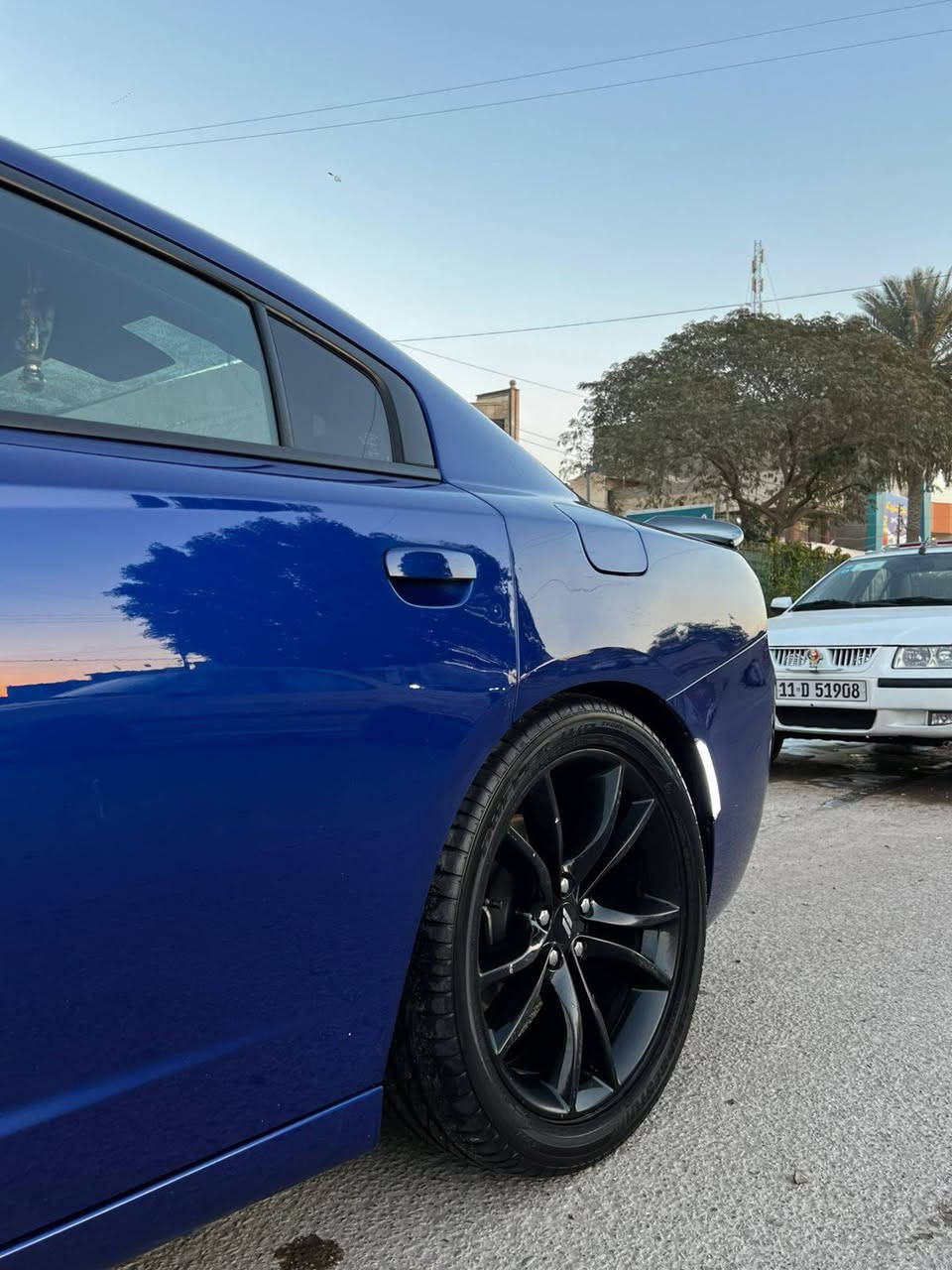 السلام عليكم جارجر موديل ٢٠١٩ فئة ال sxt جويتي 

 حادثه بالجاملغ الخلفي بدون دواخل وبدون ايرباك يعني قطعه وحده صبغ صور الحادث موجوده السياره جديده كير ومحرك وتبريد وحداديه امامي وخلفي كفاله تخم تاير جديد ماشيه ٥٢ ميل حقيقي وعل فحص دواخله على وضع الشركه السياره جديده واحله من الصور بهواي كرسي السائق كهرباء تحكم ستيرن جهتين عدسات LED اصلي بجم كله زينون محرك 6V  والمواصفات الباقيه معروفه باسمي هزه وارقام جدد سنويه جديده تحويل مباشر السعر ٢١٣ وبيه مجال بسيط العنوان  بغداد  ه‍ /*********** الشراي يتصل ويدلل
