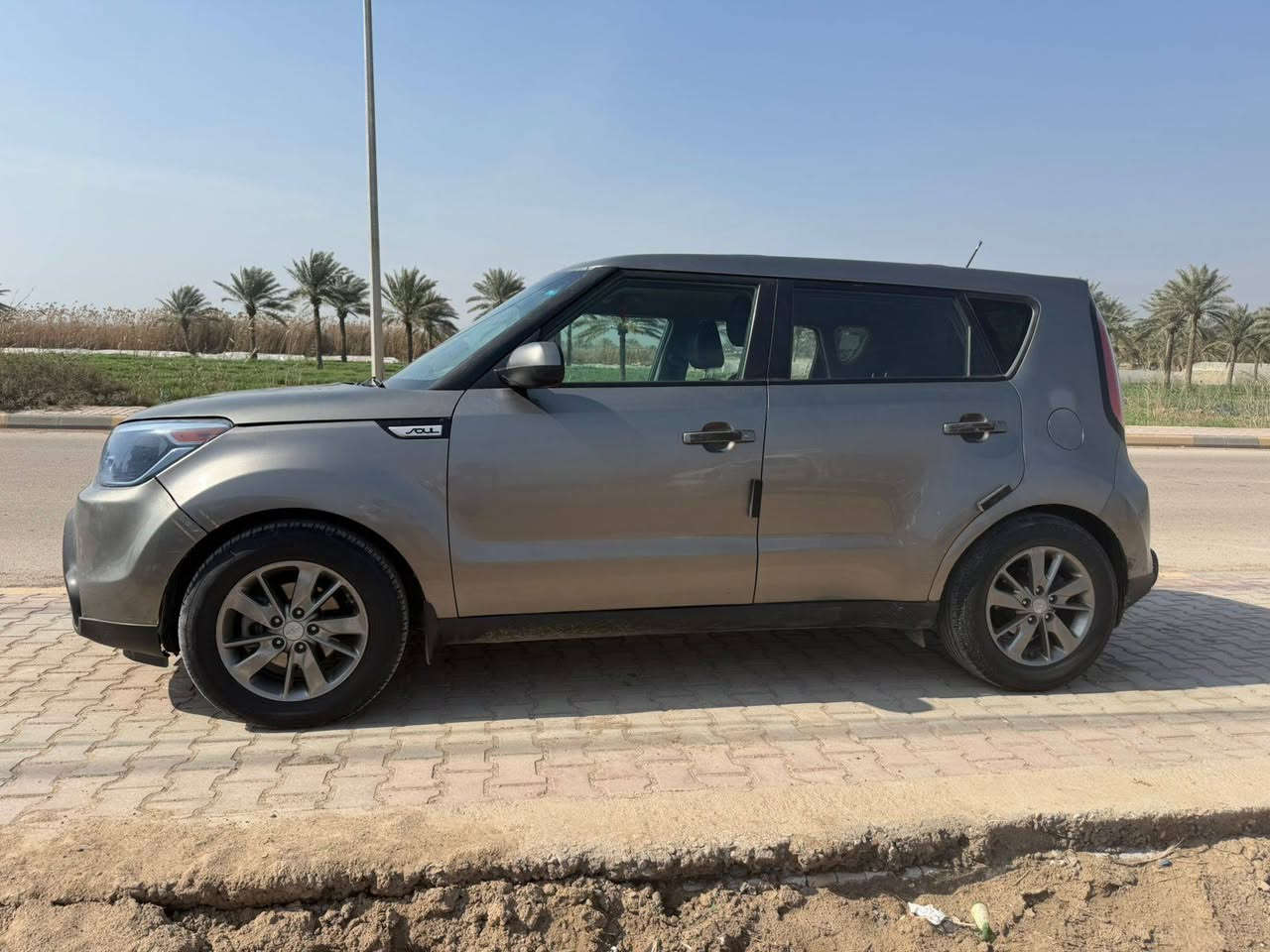 كيه صول 2016 لون فيلي وارد امريكي بيه قطعتين سعر 103 بيه مجال لشراي رقم بغداد تحويل ثاني يوم رقم صاحب سياره ***********
