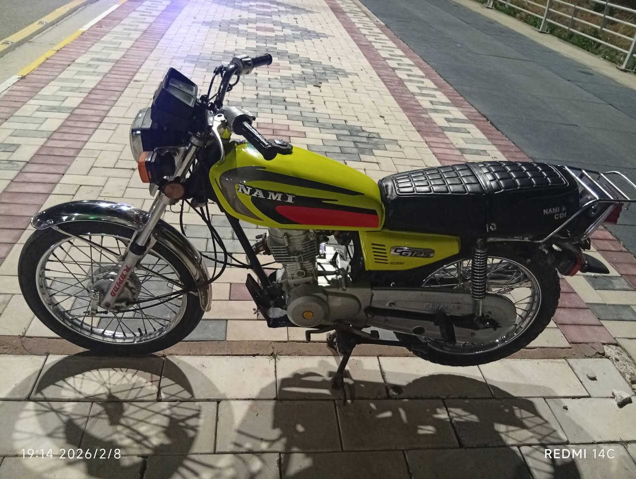 ماطور 22امتياز كفاله اوراق أصولي مختم شب اصلي نضيف ما بي كل نقص بلادي كهربائيات  شغاله نص هندر مكينه ناعمه شلعه ومعدل ضفيره جديد تيرات جدد بنزات جدد مكاني كوت داموك سعر 800 مو شراي أعبر منشور ماطور احلا من صوره ***********
ملاحظه الماطور ما منزله لجمعه بس نشر وما نباع لن ما جاب سعر وشكرا
