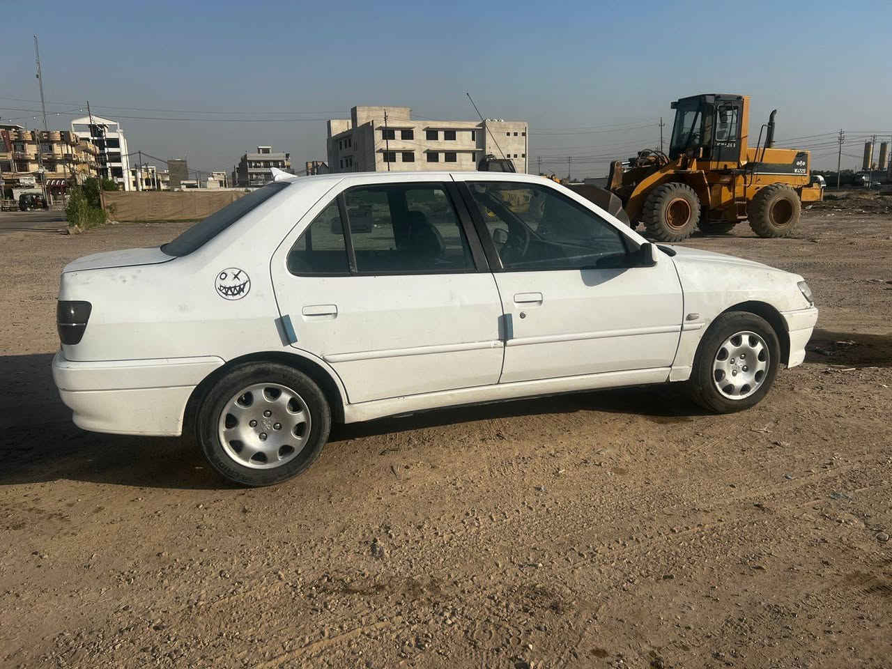بيجو ٣٠٦ موديل ٢٠٠١ سياره قبل يومين حداديه كامله السعر ٤٠ مكانها بغداد رقم الهاتف ***********
