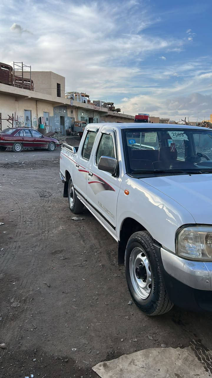 نيسان للبيع موديل 2009 مكفوله عدى جاملغ الامامي مكينه وكير على الشرط تبريد تدفئه جام كهربائي رون وعداد السياره احله من الصوره السعر 115 تايرات جدد باتري جديد عليه ادامه كامله ***********
