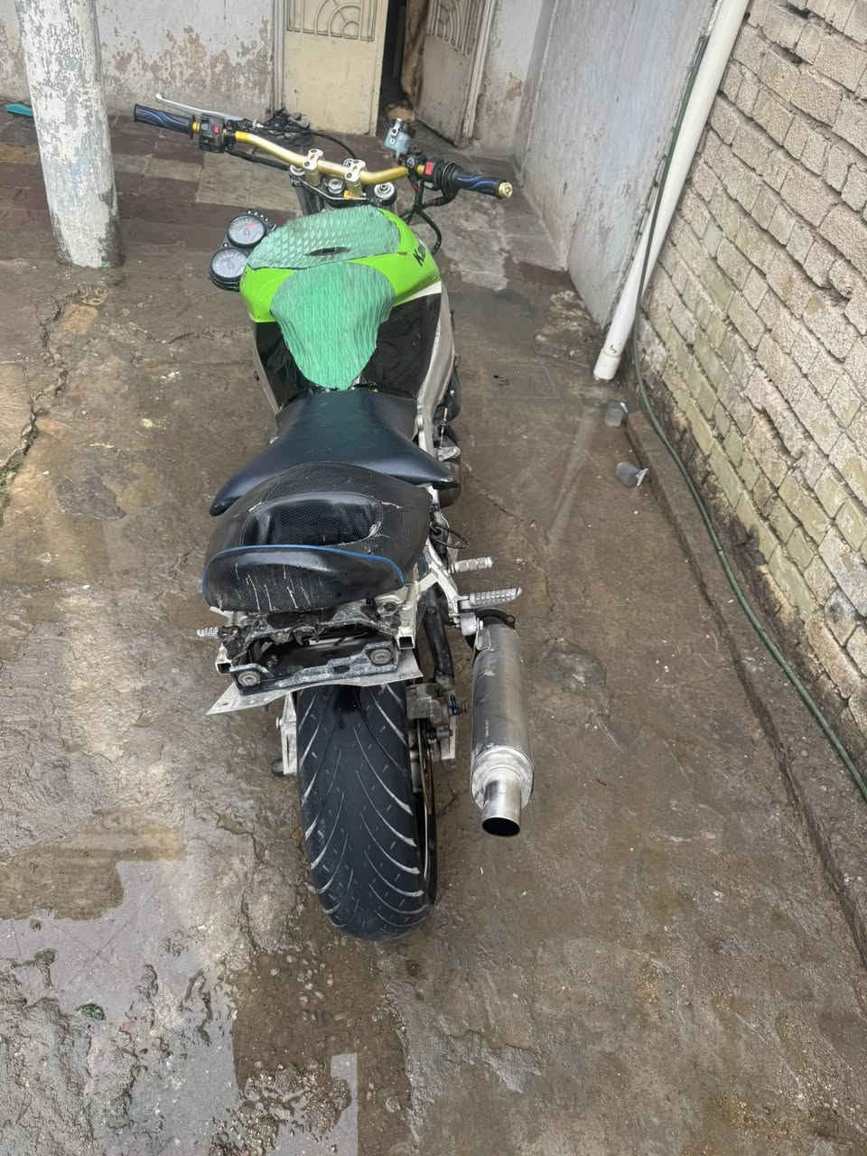 سلام عليكم كاوسكي 2004
كامله نكره شوكت ما تريدها 

مكينه خرسه

بكره بلاد زنجيل جديد 
دهن جديد ادامه جديده مناقصها شي دراجه انكر وطلع كليومه بغداد بيها

بيها نواقص بسيطه تحب ترتيب 

السعر 12 وبيها مجال بسيط 

رقم: ***********
مكان:الحسينيه
