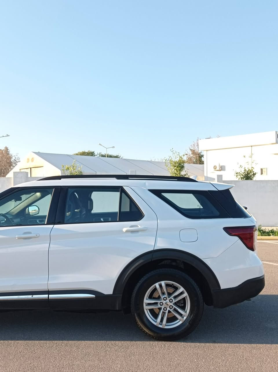 FORD EXPLORER 2020
بِسْمِ اللهِ الرَّحْمَنِ الرَّحِيْم 
عربي / كوردی 
عربي 
فورد اكسبلور موديل ٢٠٢٠ وارد امريكي قطعتين صبغ جاملغ الخلفي و صندوق بدون دواخل و بدون أرباك أمامية بجم کبس ماشي ( 88 ) ألف ميل محرك ممفتوح رقم اربيل سنوية و هزة جديد حتى (٢٠٢٨) سيارة جاهزة و بدون نقص .
المحرك : ٤سلندر - حجم : ٢٣٠٠ - قوة : ٣٠٠ حصان 🐎 .
مواصفات (4WD + XLT )
١-دبل اكسل 
٢-٧راكب 
٣-لایت زنون 
٤-حاسة
٥-لايت أوتو 
٦-٣مقعد تبريد 
٧-قفل تلقائي 
٨-فوليوم
٩-جام أوتو 
١٠-بصمة
١١-٧مود قيادة 
١٢-تحدید سورعة
١٣-كشن كهرباء
١٤-مراية رادار
١٥-بگلايت ليد 
١٦-كاميرا
١٧-گير شفط 
١٨-فتح تلقائي
١٩-كود أبواب 
٢٠-لايت ليد 
٢١-كشن هيتر
٢٢-ابواب بصمة
٢٣-اوتو هولد
٢٤-كشن ملكي
٢٥-بريك بصمة
٢٦-كير ماوس
٢٧-مود أوتوبان
٢٨-مسجل شاشة
٢٩-گيچ اليكتروني
٣٠-استيرن هيتر .
مكان : كلار - سليمانية 
سعر : ( ٢١٦ ) ورقة 💸 
رقم تلفون : 
       واتساب 
          📥
 ( *********** )
 ( *********** )
كوردی 
فۆرد اکسپلۆرا مۆدێل 2020 ئەمریکی دوو پارچه بۆیاخ چاملغی دواوە لەگەڵ سندوقی بێ ناوگرتن بێ ئێرباگی پێشەوە وە پێشەوەی کەپسە ( 88 ) هەزار ميل ڕۆیشتوە مەکینەی نەکراوەتەوە ڕەقەم هەولێر سەنەوی و هەزەی نوێیە تا (2028) سەیارەیەکی خاوێن و بێ مەسرەفە .
مەکینە : 4بستۆن - قەبارە : 2300 - هێز : 300hp 🐎 . 
مواسفات ( XLT + 4WD )
1-دەبڵ اکسڵ
2-تەحدید سورعە 
3- 7نەفەری 
4- لایت زینۆن 
5-ڤۆلیۆم 
6- 3مەقعەد تەبريد 
7- لایت ئۆتۆ 
8-جام ئۆتۆ 
9-کوشین کارەبا 
10- 7مۆد لێخوڕین 
11-مۆد تراکشن 
12-حاسە 
13-بەسمە
14-ئاوێنە ڕادار 
15-لایت لید 
16-کامێرا 
17-کردنەوەی زیرەک 
18-بەگلایت لید 
19-کۆدی دەرگا 
20-گێڕ شەفت
21-سوکان هیتەر
22-دەرگا بەسمە 
23-کوشین هیتەر 
24-گێر ماوس 
25-کوشین VIP
26-گێچ ئەلیکترۆنی 
27-شاشە گەورە 
28-مۆدی ئۆتۆبان
29-برێک بەسمە
30-ئۆتۆهۆڵد .
شوێن : کەلار ـ سلێمانی 
نرخ : ( 216 ) گەڵا 💸 
ژ.م :   واتساب
            📥 ( *********** )               
( *********** )
