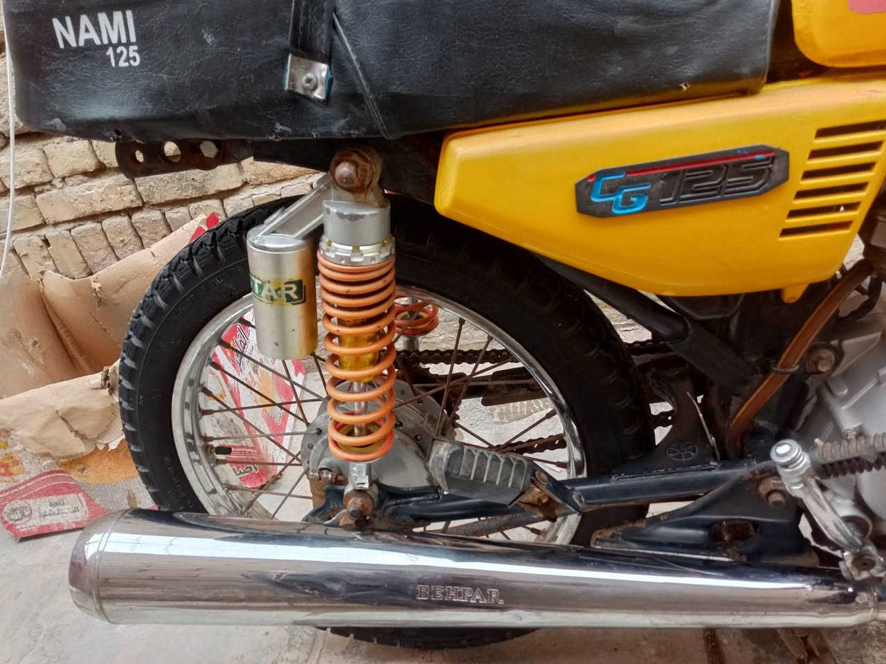 دراجه نامه جاهزه باتري وضفيره بس عوزه لايت محرك 23 مفتوح توه مجفته  الدراجه ادوات اتكفلك عشائر  السعر 350 وبيه مجال بسيد حك الجيه وهاذه رقمي بيه وتسات ***********
