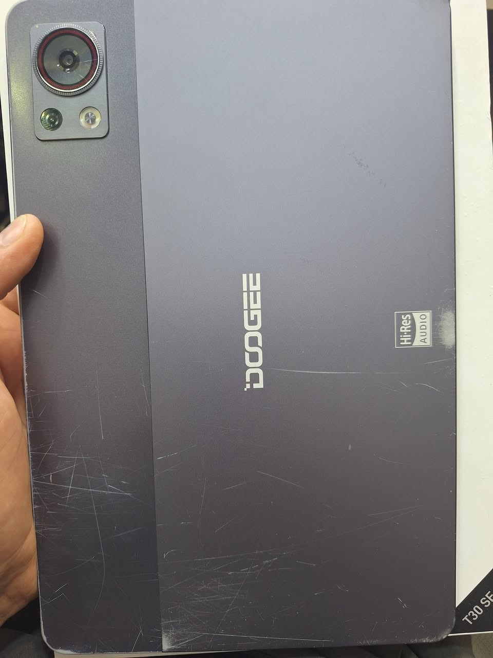 ايباد  Doogee T30 pro  للبيع ذاكرة 128 يشغل بوبجي 60 فريم  *********** مكان كوت
ممصلح سعرة 90 وبية مجال شراي يتصل  ع راعية
