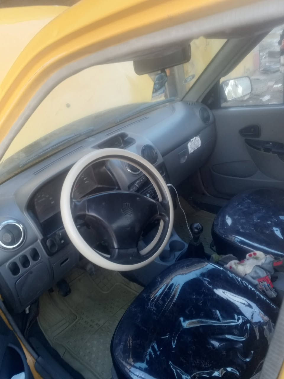 سلام عليكم سايبه 12  بيه تكحيلات دوشمه جديده تبريد شغال تخم تاير جديد مكينه وكير كفاله رقم انكليزي بسمي سياره حلوه ونضيفه سياره جاهزه من كلشي مكاني ناصريه سوق الشيوخ
السعر 30وبيه مجال 
رقم ***********
