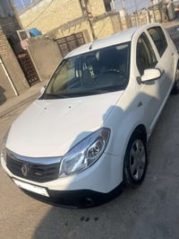 للبيع رينو سانديرو موديل 2012، بحالة ممتازة. السيارة بمحرك 1600، قير ا...