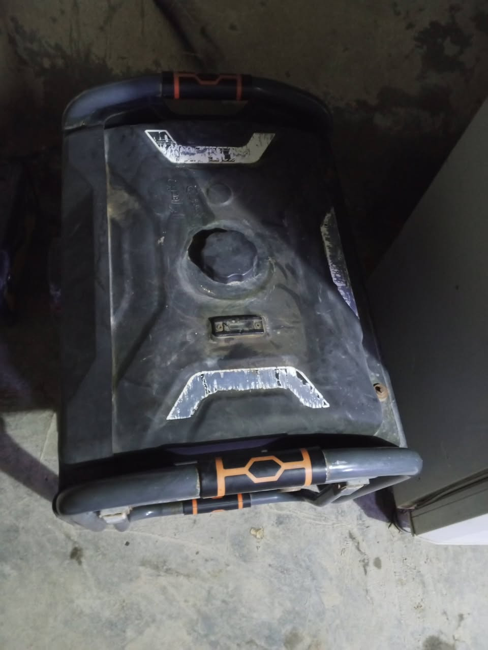 السلام عليكم مولد بانزين حبل سلف جاهز 20 انبير للبيع السعر 550 الف وبيها مجال عنواني بغداد ابو غريب رقم 📱 الهاتف *********** بي واتساب ولخاص مفتوح تحياتي الكم
