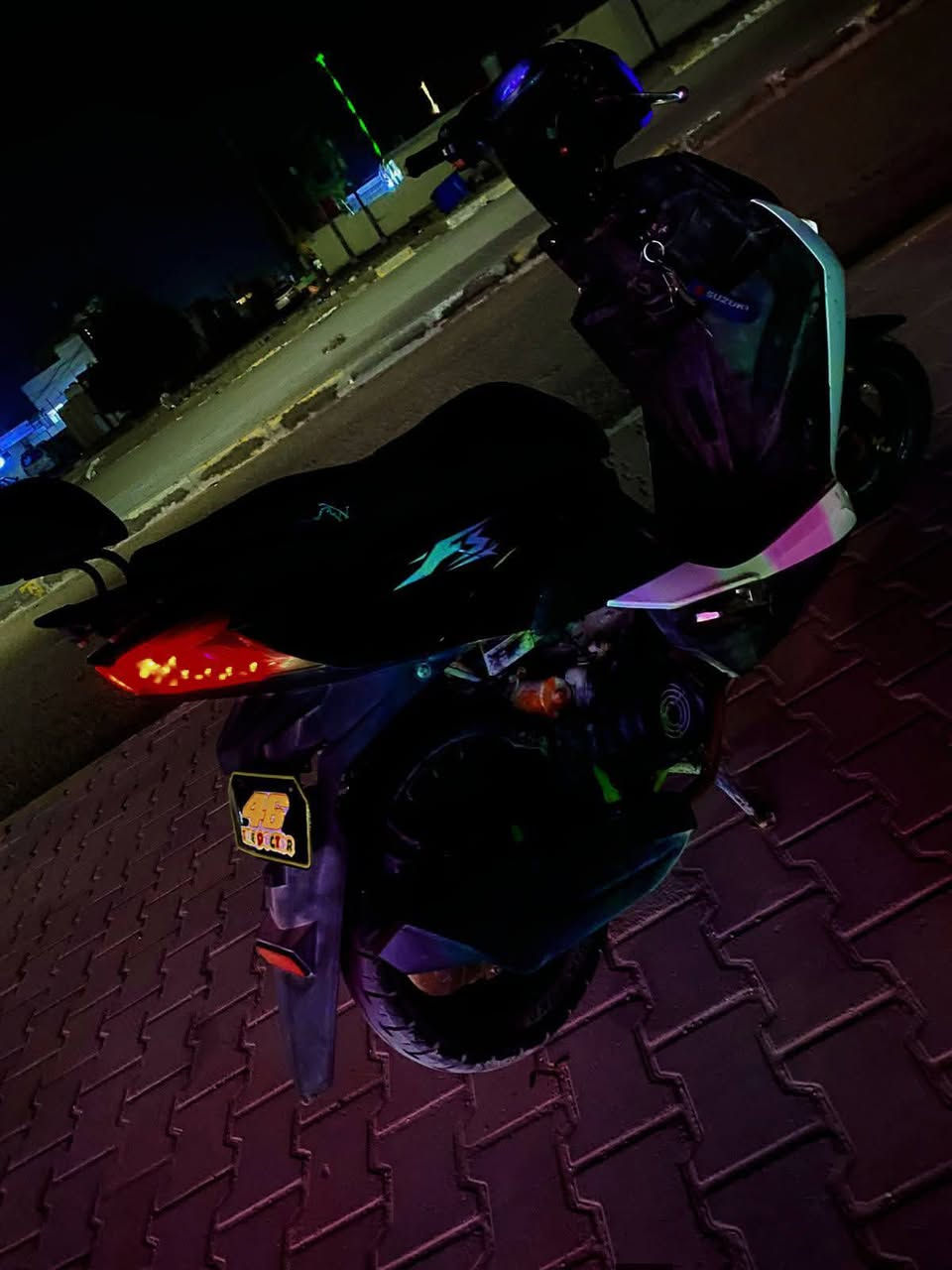 سلام عليكم دراجه اف اس (ياباني) (للتوضيح المكينه مال ماكس عدله ياباني) ما مفتوحه كهربائيات كلها شغاله وكيج بانزين وكيج سرعه شغالت مكينه ناعمه فول شلعه ومعدل فول لايت زنون سبع الوان(السعر 475) مكاني كربلاء سيف سعد الرقم ***********
