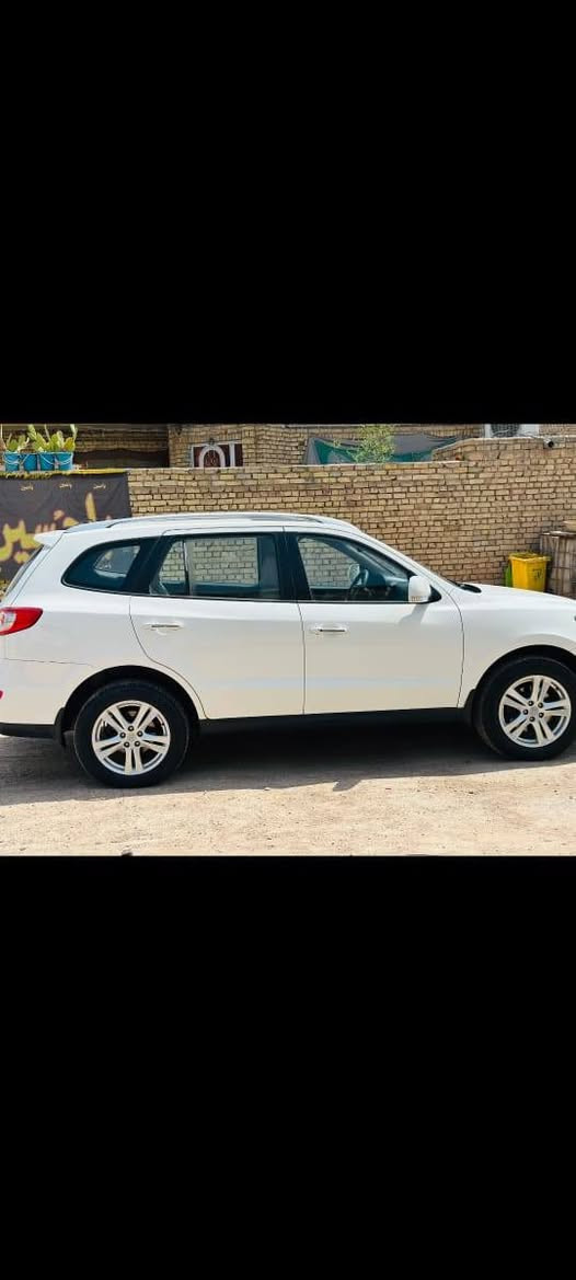 سلام عليكم لبيع سنتافي 12خليجي كفالة ضربه وتبديل صبغ بس بيه صبغ بحلال خلفي فقط سونار موجود سياره فول واحد علا واحد مكينه 6 كفاله بسمي سنويه ل 28 تحويل مباشر مشروع وطني بسمي سعر سياره 155بيه مجال شراي ينتصل ***********
