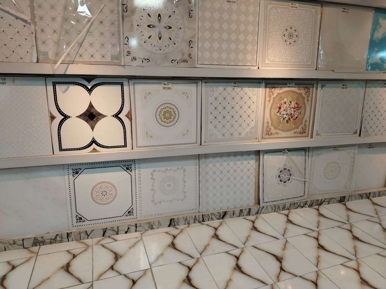 سقوف ثانويه اصباغ جبس بديل الرخام  بديل الخشب
العنوان شارع حي العداله قرب كوفي العراب 
رقم الهاتف ***********  ( ***********)
