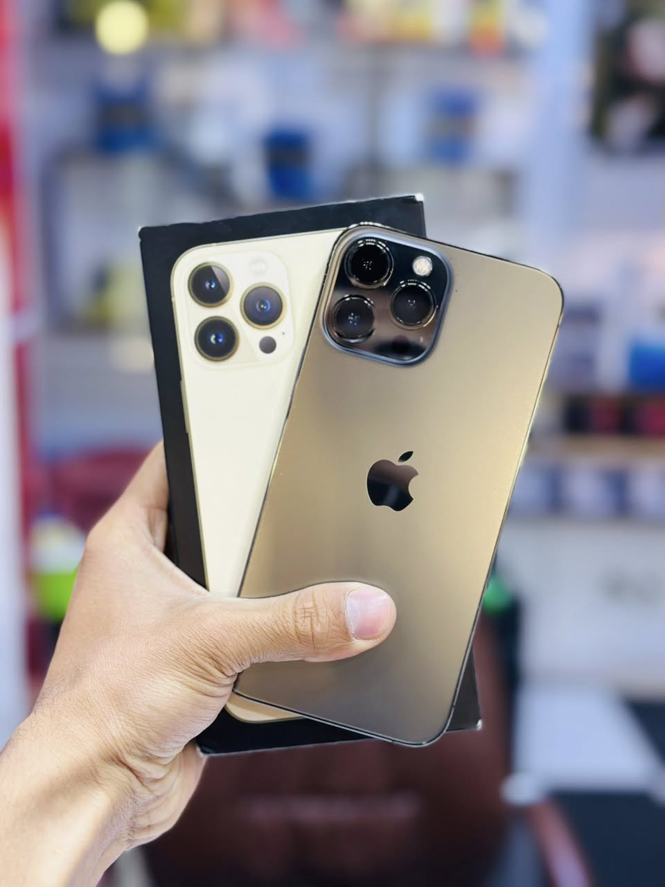 السلام عليكم متوفر:

♠️أيفون 13 برو ماكس شرق أوسط ذاكرة 256 بطارية 88 الجهاز مكفول وضمان✔️.

☑️***********☑️

☑️مركز سفن فون للهواتف النقالة☑️
