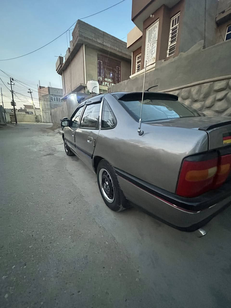 ‏سلام عليكم أوبل1991 محرك1800 سنوية29 صبغ جمالية هزهزة جديدة لايكات زنون هزة تخم تاير جديد￼ ***********￼ السعر 37 ￼￼ ‏وبيها مجال
