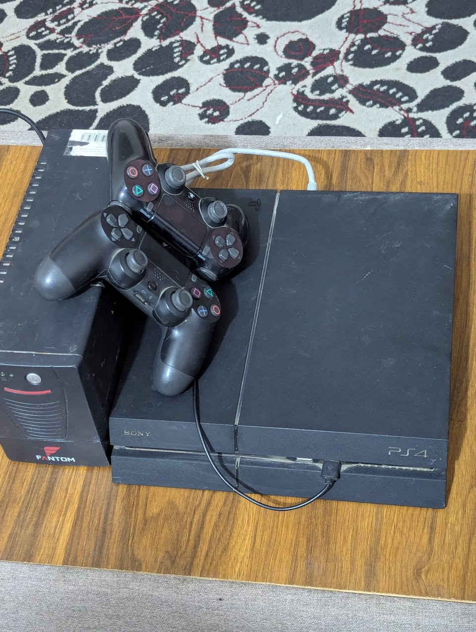 بلي 4 مهكر ذاكرة 500 نضام 11 
يجي ويا يدات 2 ثنين زاد يوبي اس 
السعر 250 
تواصل ‏‪+964 777 592 6514‬‏
