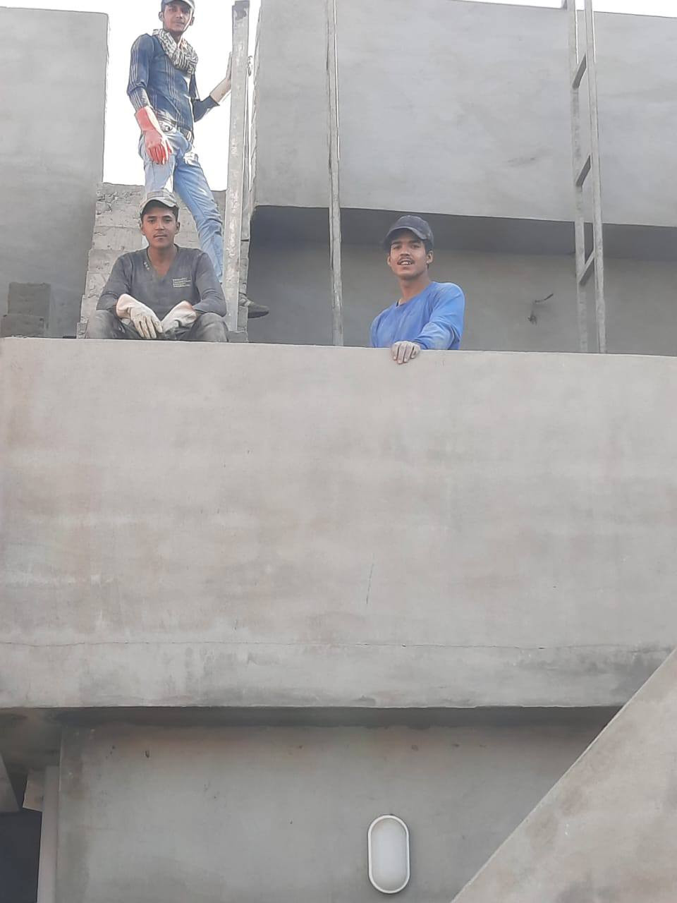 اسطه لبخ اسمنت وجص متفرغ شغل درجة اولى شغل داخل كركوك ***********
