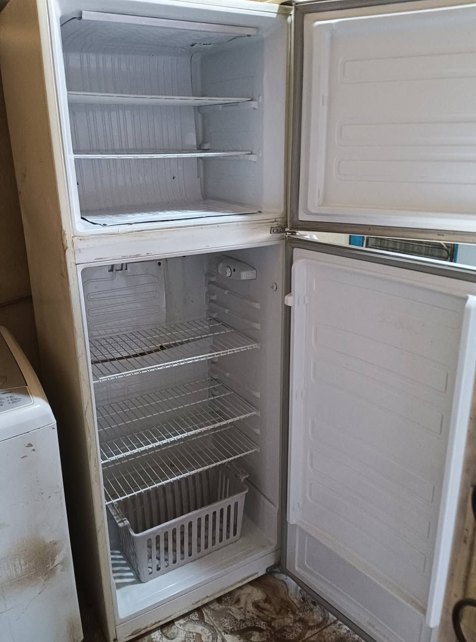 غسالات مع ثلاجة مع ضمان ٣ اشهر 
معرض وورشة الأمير حلة حي العسكري شارع 80 قرب مخبز در النجف وسكلة ابو زيد الطفيلي 
للاستفسار عن طريق الاتصال *********** واتساب وماسنجر
