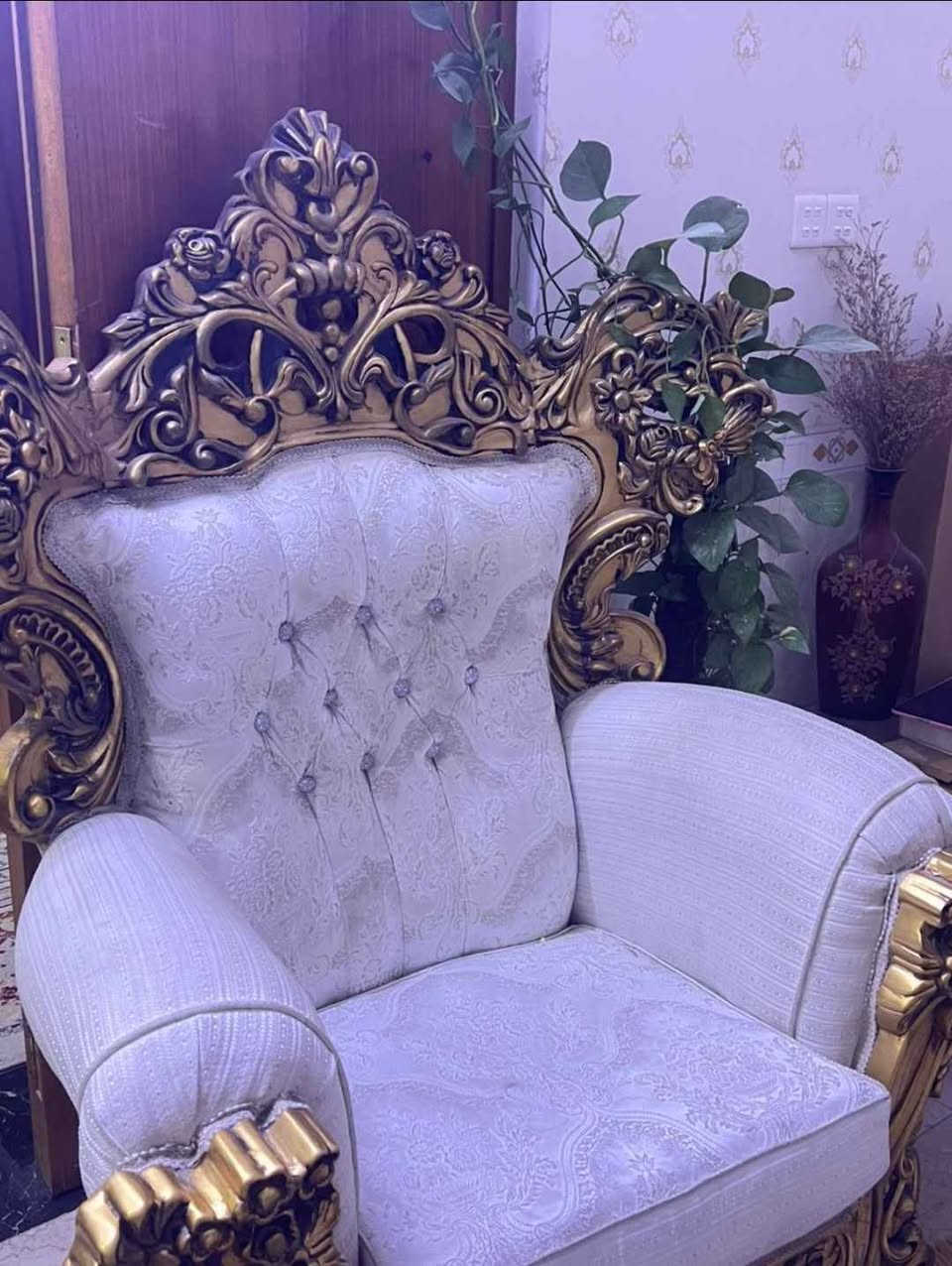 للبيع نص تخم ملكي نظيف جداً 5 مقاعد 
مستعمل فترة قصيرة فقط، حالته ممتازة 
550$ وبي مجال 
فرصة ممتازة وسعر مناسب 💯
للتواصل ***********
داخل النجف . Singapore
