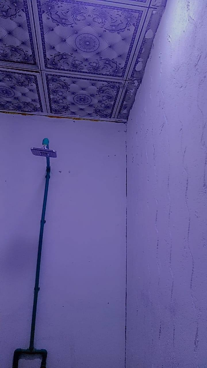 نص دونم للبيع مسيج بلوك بي بيت جاهز غرفتين وصاله ومطبخ وحمام وتوليت داخل وخارج السعر45مليون مجال بصيط المكان البصره الزبير منطقت الدواجن شراي يتصل ***********
