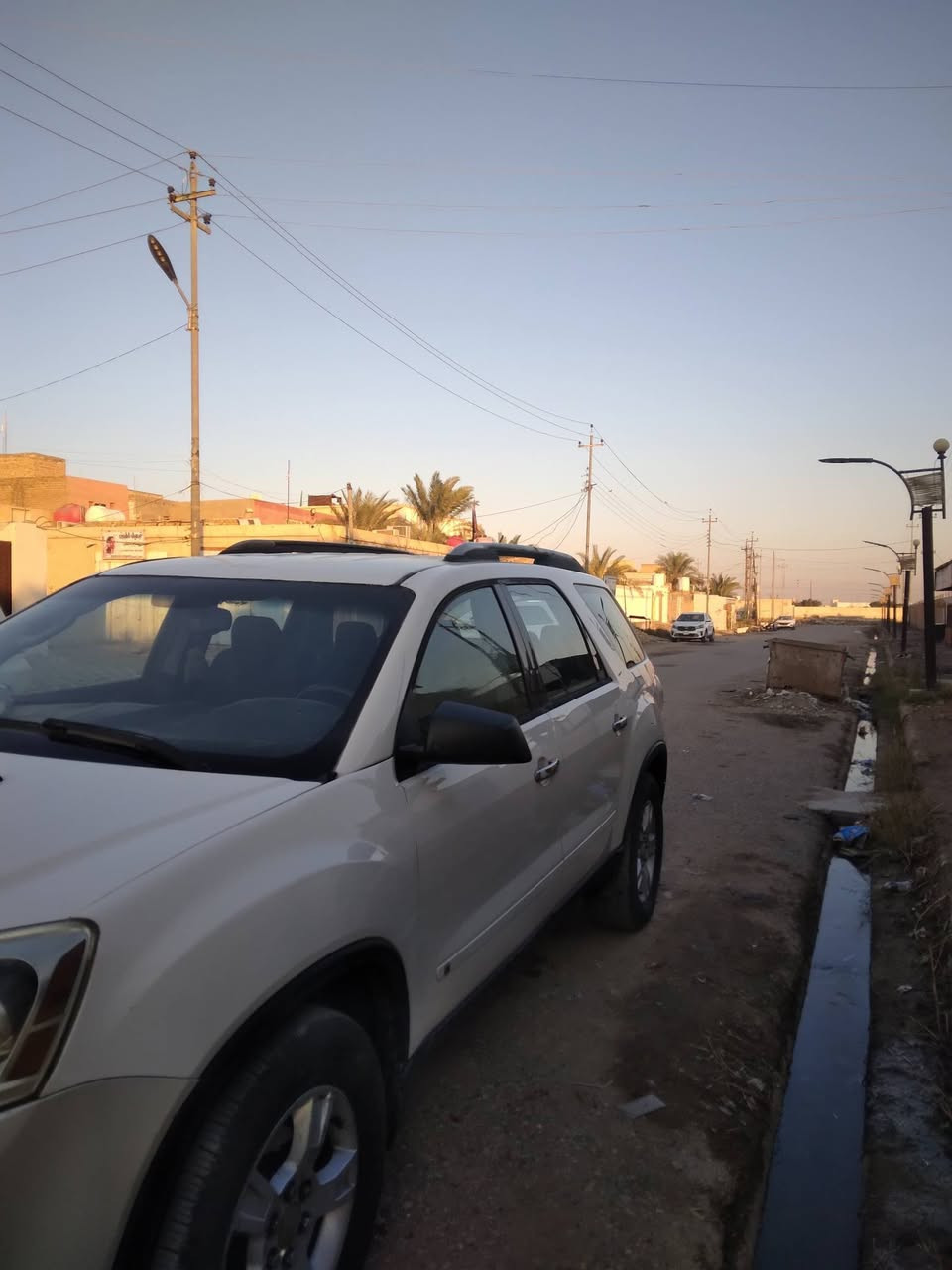 اكاديا ابيض لون رقم بغداد جاهزة من كل شي ثلاث قطع تبريد سبعة راكب سياحي كير ومكينه وحدادية خير من الله الاستفسار الاتصال على الرقم ***********
