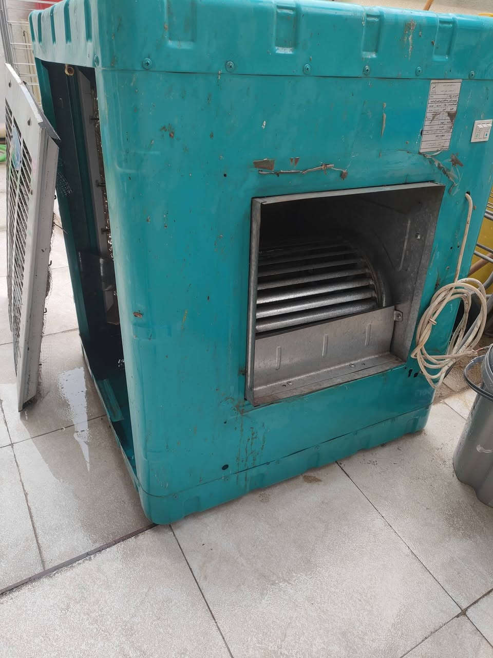 السلام عليكم 
مبردة نظيفة جداً استخدام موسم واحد 
السعر 75 الف
مكاني بغداد الاعلام 
***********
