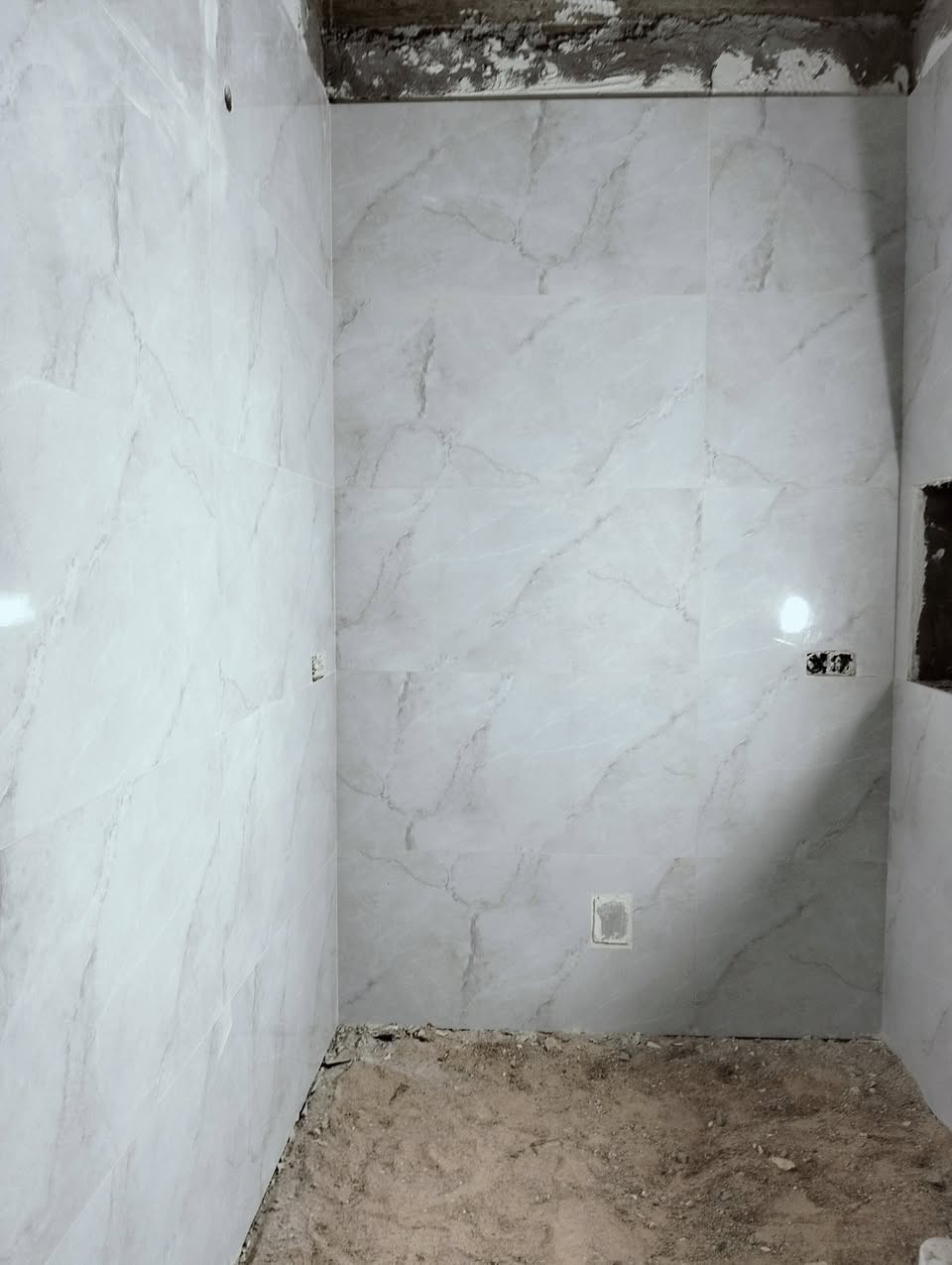 خلفه سراميك جدران ارضيات بيات مقيم بغداد ***********
