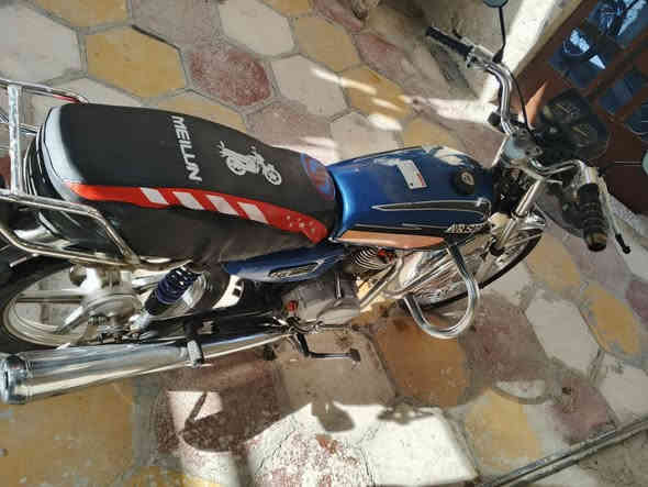 سلام عليكم دراجه يراني ارشه للبيع دراجه حلوه ونضيفه اي نقص مابيه كهربائيات كله شغال  شاير يسره يمنه كله شغال لايت عالي ناصي كله شغال مكينه حلوه ناعمه هندر شغال اوراق كامله 7 اوراق كامله مكاني تاجي سبع البور سعر.. 500 وبيه مجال حك جيه لستفسار ***********
