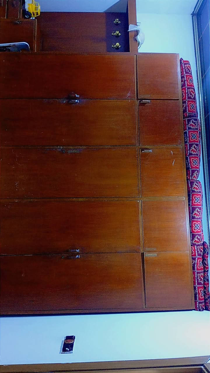 السلام عليكم عندي اخشاب للبيع السعر ٣٠٠ وبي مجال مكاني موصل كندي ثانيه الرقم ***********
