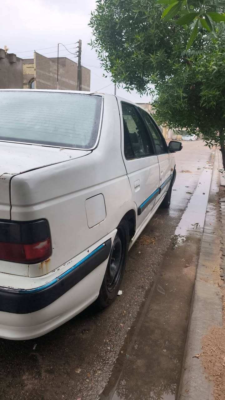 سلام عليكم
بيجو بارص 2011 الكشر نظيف گير ومكينة جديد فرنسي تبريد شغال بس ناقصة مروحة الي بالدشبول دواخل يحتاجلها ترتيبات بسيطة 
السعر 26 وبيها مجال للطيبين 
للاستفسار ***********
