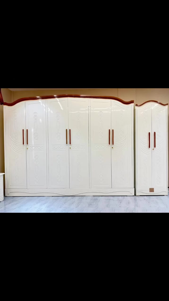 حصرياً نجارة عراقية بتصميم مميز 

السعر مليون دينار فقط 
شد ونقل متوفر جميع المحافظات بأسعار مناسبة 
غرفه نجاره عراقية فئة إقتصادية 🛌

متكونه من 9قطع مميزة

الكنتور ارتفاع 240 طول 320 

مع الزاويه مجموع الطول 4 امتار 

السمك الخارجي للغرفه 5 ملم انديف

والسمك الداخلي 3 ملم معاكس ابيض

يوجد اضافات حسب الرغبة 
سعر الشازلون الخزان 75 الف 
سعر الشازلون المقعد 50 الف 
دوشك ضمان 150 ألف 
توفر توصيل وشد داخل بغداد 
متوفر توصيل وشد لكافة محافضات العراق 🇮🇶
#بغداد


**إذا كنت صاحب هذا الإعلان وتريد حذفه لأي سبب، رجاءا أرسل رسالة إلى الدعم الفني**