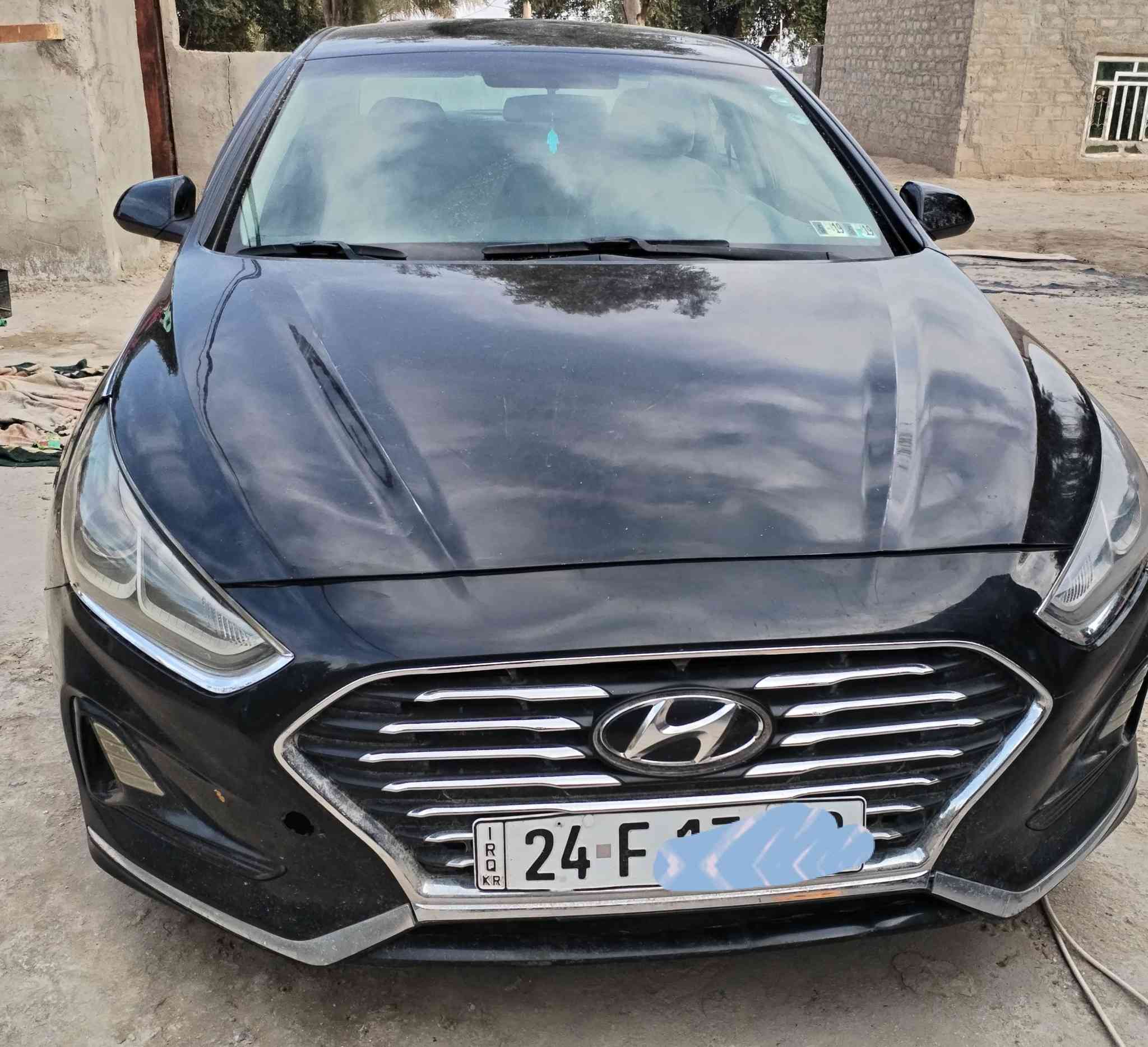 سوناتا 2018 أمريكي مكينه 2400 حادثها خشم الجاملغ الايسر بدون دواخل سنويه لل 2030 السياره جديده وجاهزه تخم تاير جديد حداديه جديده  السعر 125 ***********
