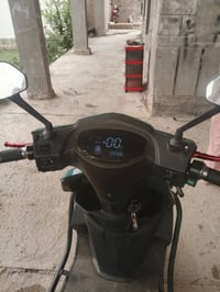 موطور شحن للبيع 6 بطاريات السعر 700  بعده جديد الاستفسار 07800401113