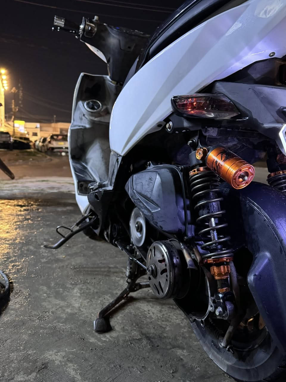 سلام عليكم  دراجه جي تي ار الدراجه خير من الله عليها تزويدات دبل امامي رياضي اصلي و دبلي خلفي ابو البطل غاز مال تفصيخ اصلي وكلجات مطابق اصلي خلفي امامي صالنصه بوري عدل واقيه الياف كاربون و كفرات البيض تجاري بس تايوان و موجوده كفراتها البلاديه و كل غراضها البلاديه و الدراجه خير من الله مشكلتها البراغي مال كور طاكات يعني تبدل كور. بس  السعر خاص ***********واتساب
