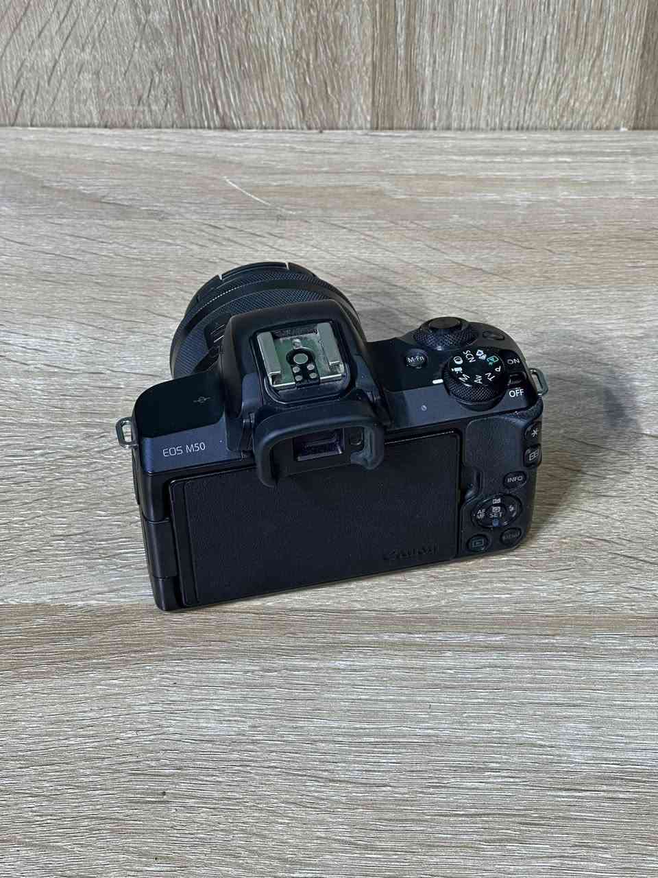 كاميرا كانون m50
canon m50

نظافة 90‎%‎ 
مواصفاتها كلش حلوة لصناع المحتوى و هواة التصوير

• تصوير 4K و Full HD 60FPS
• شاشة متحركة لمس
• واي فاي + بلوتوث
• تركيز سريع Dual Pixel AF
• حجم خفيف

الشتر اخر مرة شفته عالحاسبة 23 الف

ملحقاتها 

• بطارية الاصلية
• شاحنة الاصلية
• كفرات للبدي وللعدسات
• عدسة كيتلينس الاصلية 15-45 mm
• عدسة سيجما 16mm فتحة عدسة 1.4 f
• كارتونة العدسة والكاميرا و كتيب التعليمات موجودات

الكاميرا استعمال شخصي اشتريتها جديدة هي والعدسة

• سعرها 750 الف وبيها مجال للشراي
• مكاني بغداد الكرادة داخل
• رقم تليفوني : ***********
