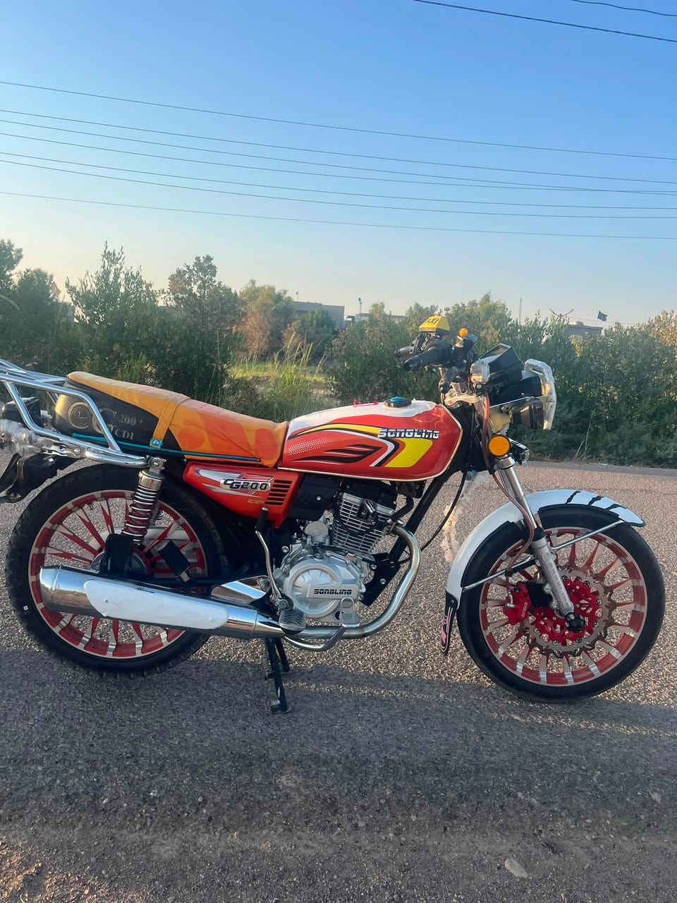 مكلفً بلنشرً دراجهً سيفان مديل 25 مكفولهً من كلشي رقم تصل وتدلل ***********
السعر 750 بيه مجال

