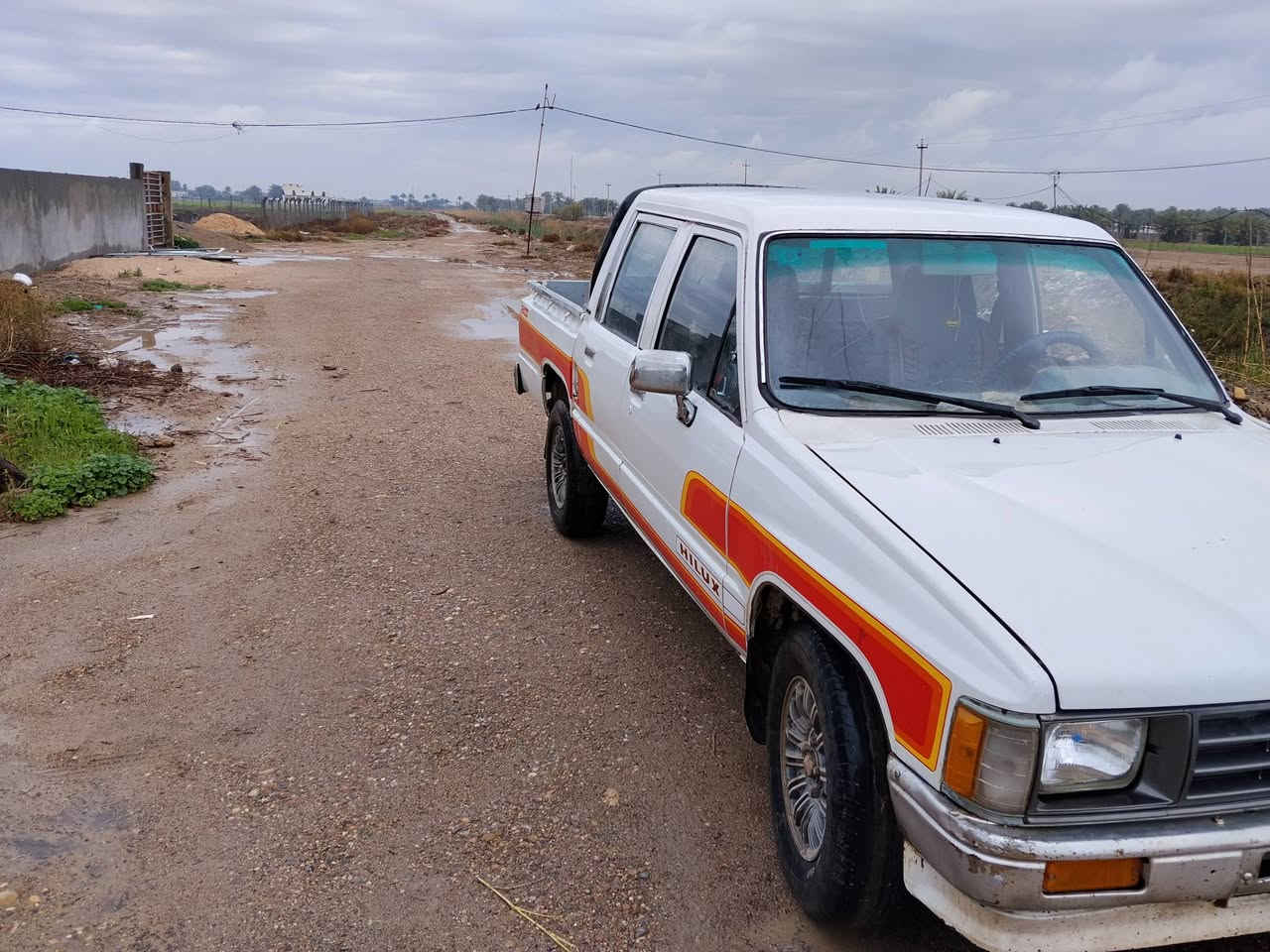 السلام عليكم بيكم تيوتا موديل ٨٨ رقم بغداد السياره مكفوله كفاله عامه محرك وكير واكسن السياره مصبوغه جماليه تحويل ثاني يوم السعر ٥٠ للاستفسار  ***********// ***********
