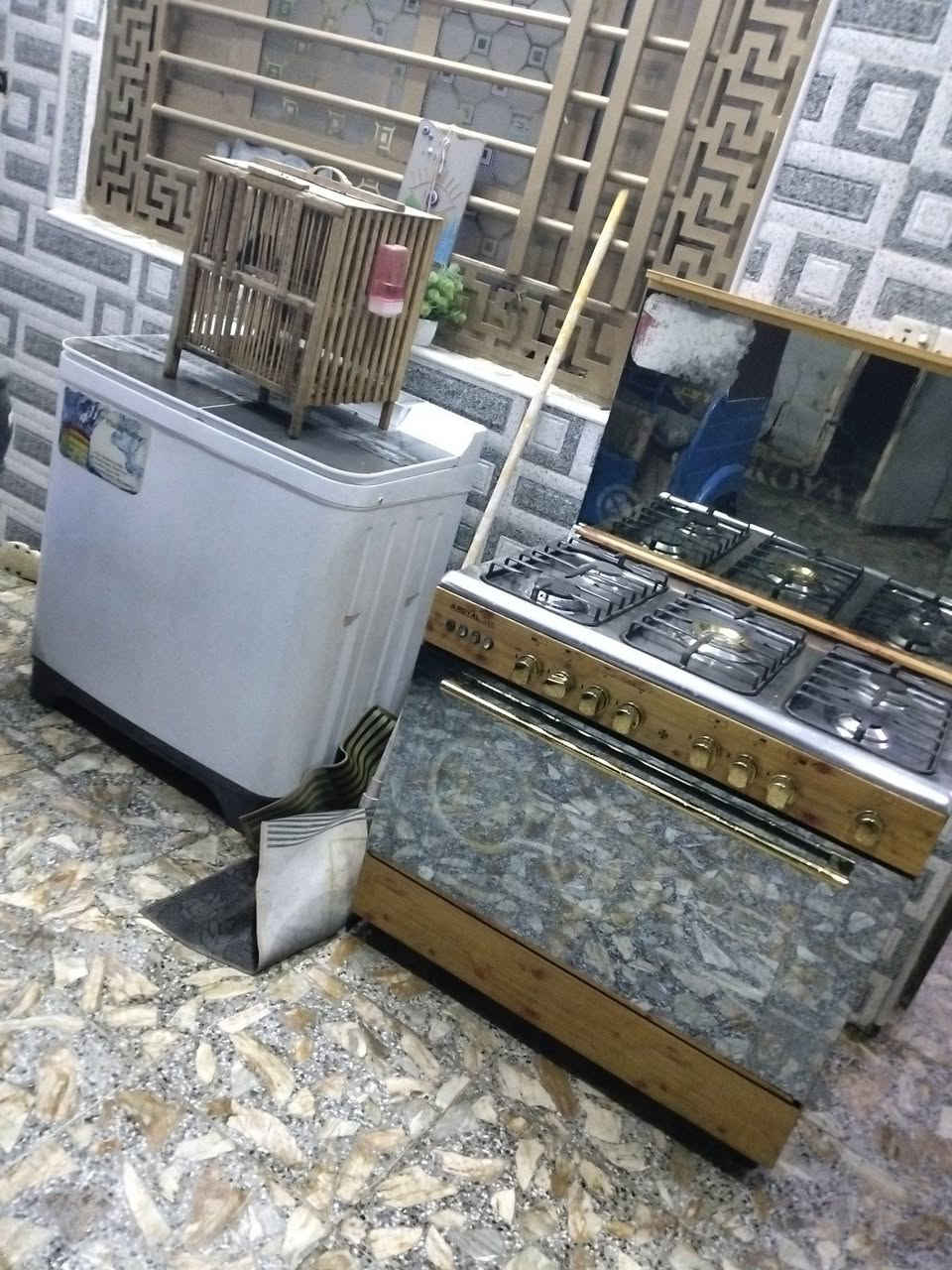سلام عليكم طباخ رويل اخو الجديد فوول وتخخم 10مقاعد نضيف جدا وسبلت طنين ونص انفيرتر ع فحص تاخذ شرط تبريد مكاني بغداد مدينة الصدر واكو توصيل ع فحص تاخذ اي شكال بيهم يرجعن عليه رقمي واتساب ***********
