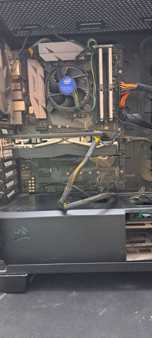 تجميعه للبيع 450  الف
i7 7700
Z270h / asus rog
Rx 580 8 G
Ram 16 G
SSD 128 G
HHD 1 T
Case 4 fan rgb /كورسير
P.w 550 w /كورسير


**إذا كنت صاحب هذا الإعلان وتريد حذفه لأي سبب، رجاءا أرسل رسالة إلى الدعم الفني**