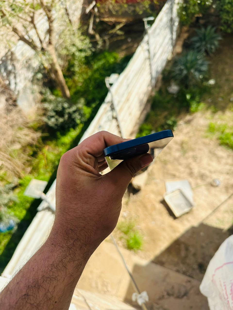 السلام عليكم من رخصة الادمن
متوووفر للبيع
              
📱ايفون12 عادي
💙 لون ازرف 
💾 ذاكرة 128
🔋 نسبه البطارية 92
📞 تك سيم كارت
فول نضافه شرط مامفتوح ولا بي شخط شرط بطاريه بلاديه مامصعده 

الشراي يتفضل خاص لو تصل ويدلل محضور من تعاليق
‏ ***********
