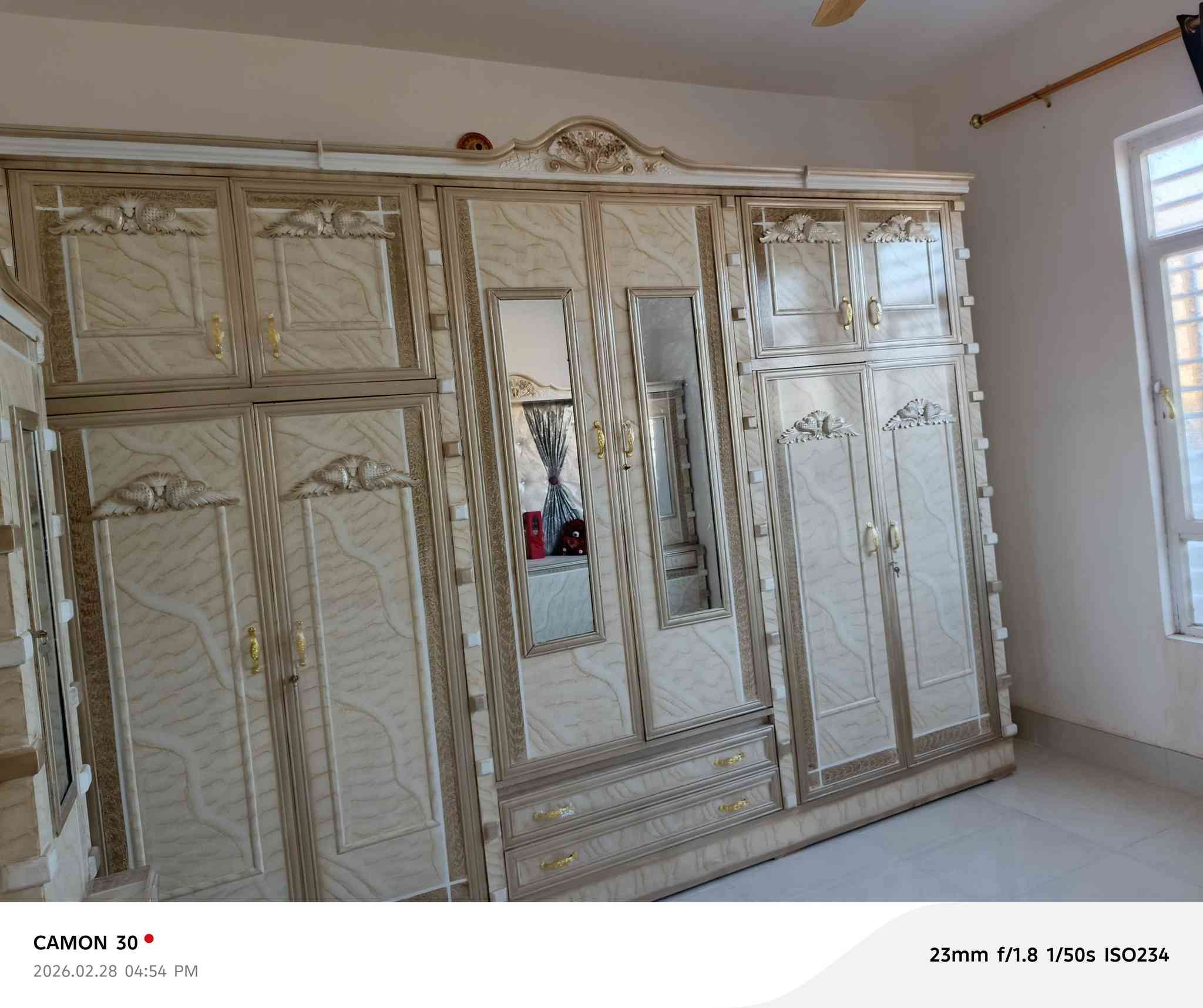 غرفه للبيع ماصار هواي مستعمله السعر خاص التواصل مع الرقم ***********
