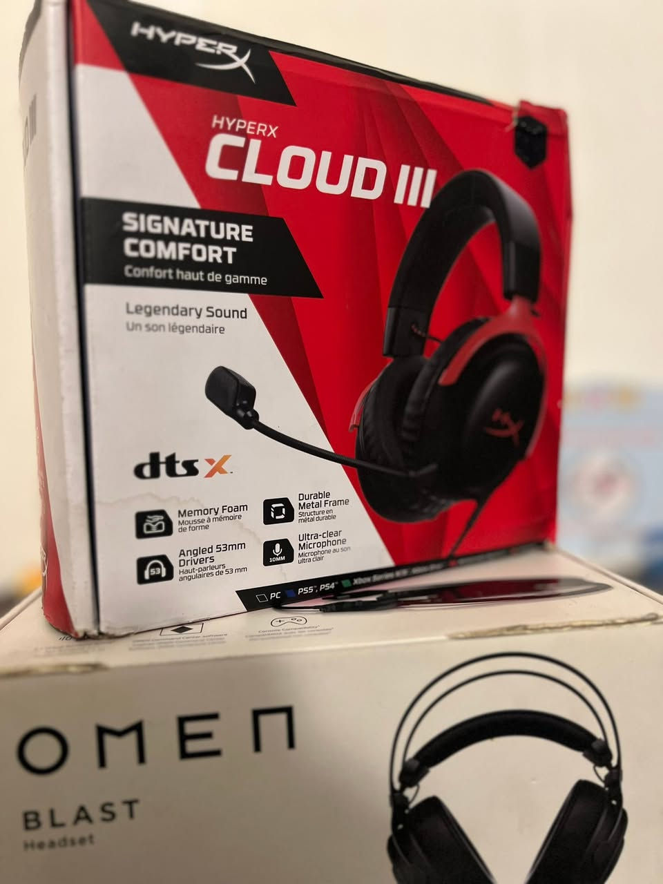 سلام عيلكم سماعة هايبر كلاود 3 مستعمله للبيع اخت الجديده  

Hyper X: Cloude III
هايبر إكس كلاود 3... السماعة السلكية اللي ترفعك لعالم ثاني من اللعب. صوت محيطي واقعي بدرايفرات 53 ملم، يخليك تحس بكل خطوة وكل طلقة. جودة تصنيع من الألمنيوم، خفيفة وتتحمل، مع وسائد ميموري فوم مريحة حتى لو لعبت لساعات.
مايك بحجم 10 ملم قابل للفصل، يعزل الضوضاء ويسجل سوتك بنقاوة. تشتغل على كل الأجهزة: كمبيوتر، بلايستيشن، إكس بوكس، وحتى الموبايل... أداء احترافي من أول توصيل!
السعر : 75.000
للتواصل واتساب :***********
مكاني بغداد مدينه الصدر
