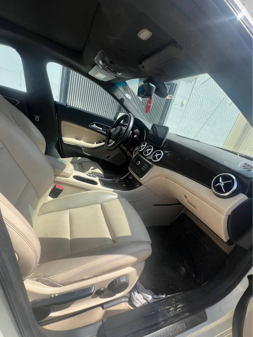 Mercedes cla250 
موديل 2016
مكينه 2000تيربو 
فول مواصفات 
كير ومكينه خير من الله
حادث موضح بل صور 
السياره جاهزه من كلشي 
السعر 190وبيها مجال 
للتصال *********** البصرة, العراق
