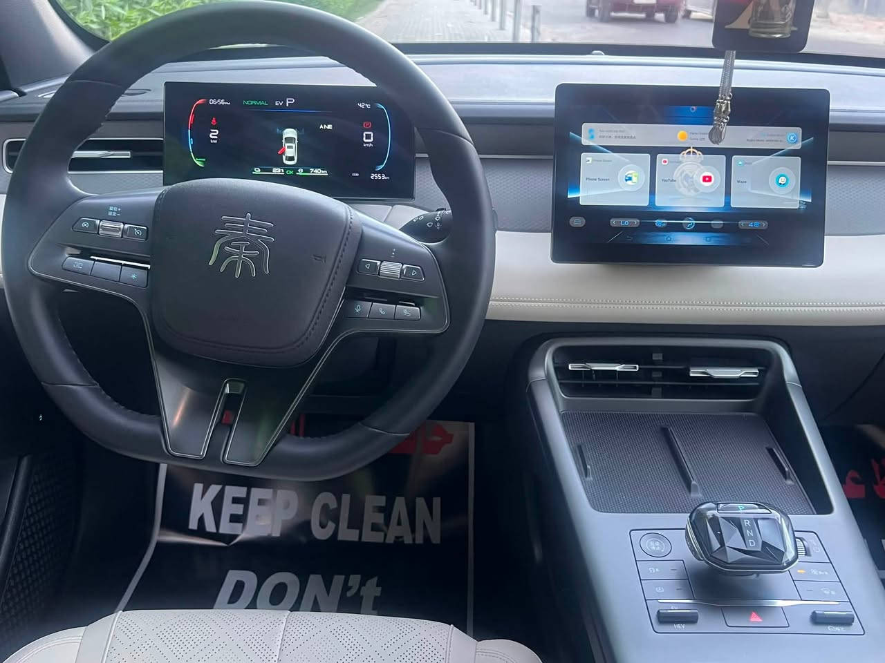 السلام عليكم  ✋
Byd Qin Plus 2025 🤍
ماشية 2500 كيلو فقط ✅ 
كفالة عامة 💯
داخل ابيض 🤍
شاحنة اصلية بعدهة بچيس غراض كاملة 
قطعتين تبريد 
تشغيل عن بعد 
بصمة +كارت 
شاشة محدثة و منزل برامج ويز و يوتيوب و كيبورد عربي..الخ
عليهة عازل حرارة امريكي اصلي كل الجامات 
بغداد باسمي تحويل مباشر 
السعر 19 مليون 💵💵
***********☎️
بغداد زيونة 💐
