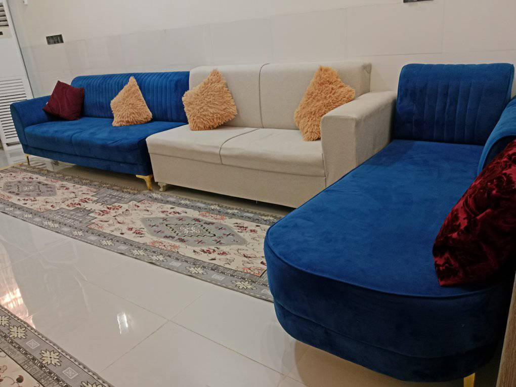 كورنر 9 مقاعد نضيف بدون اضرار تكمة تفصال كلش حلو وموديل جديد العنوان بغداد *********** بيه واتساب
