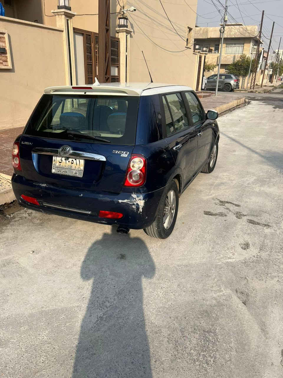 السلام عليكم ليفان مستر بين موديل 2013شرط التحويل من الموصل رقم بغداد باسمنه مكينه شرط كير شرط طخم جديد باتري جديد تبريد وتدفئه شرط سياره بيه ثلاث قطع صبغ بس أبيعك حزام غير متواجد عل الفيس مكاني موصل الجانب الايمن الاتصال على ***********
