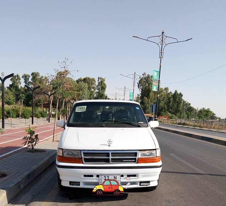 سلام عليكم كلايزر موديل 1993 شاصي قصير رقم بغداد دولي هزه كامله السيارة بسمي السنويه حتى 2030 كير ومحرك شاد جديد قبل 6 اشهر محرك دوج موديل 2000 مصبوغ جمالية كهربائيات كاملة تبريد شغال مضبوط بطارية جديدة وزوج تايرات جديد وداخل السيارة الدوشمه نضيف جدا التواصل على الرقم *********** بي وتساب السعر 42
