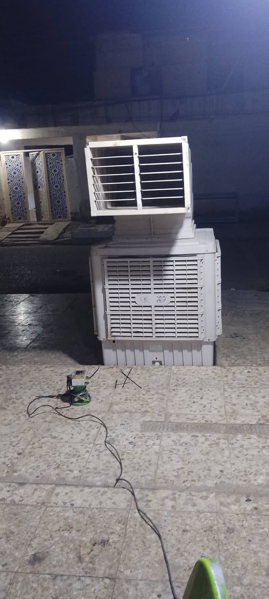 مبرده كبيره مال حسينيات محوره فان ماطورعاطل وحالين شغاله شرط لفحص اذا تريدتلغي لفان عادي واذا تخليه هيج بعد أفضل سعر 400وبيه مجال بارده ثلج امغربه ***********

