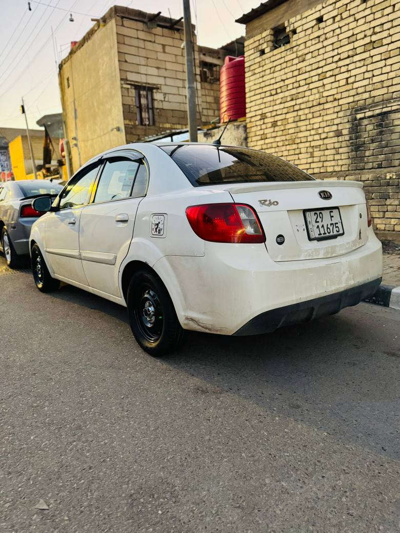 كيا ريو ٢٠١٢ محرك ١٦٠٠  رقم واسط باسمي كير ومحرك وتبريد وكهربائيات كلها شغاله السياره وارد خليجي كفاله سنويتها لل٢٧ 
للتواصل ***********
ما متواجد بالفيس البصرة, العراق
